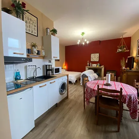 Daire Logis Les Roses - 2 Personnes Bourbon-lʼArchambault