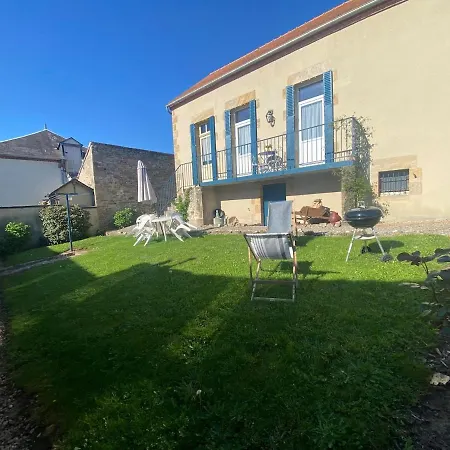 Logis Les Roses - 2 Personnes Bourbon-lʼArchambault