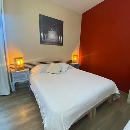 Logis Les Roses - 2 Personnes Bourbon-lʼArchambault